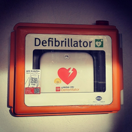 Defibrillator.JPG